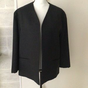 Elegant 100% wool black blazer